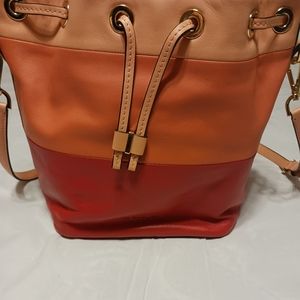 Michael kors Lrg bucket bag( WALLET SOLD SEPARATELY)